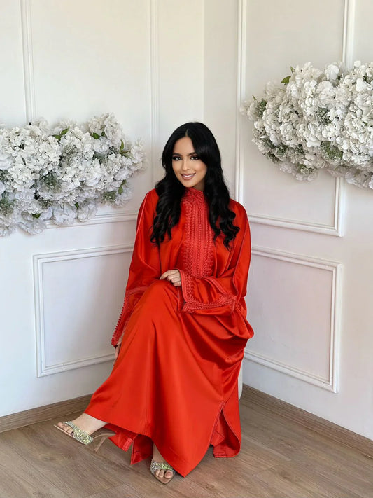 Abaya Iman Rosso – Elegante tunica marocchina da casa e ricevimenti – vista del prodotto 2