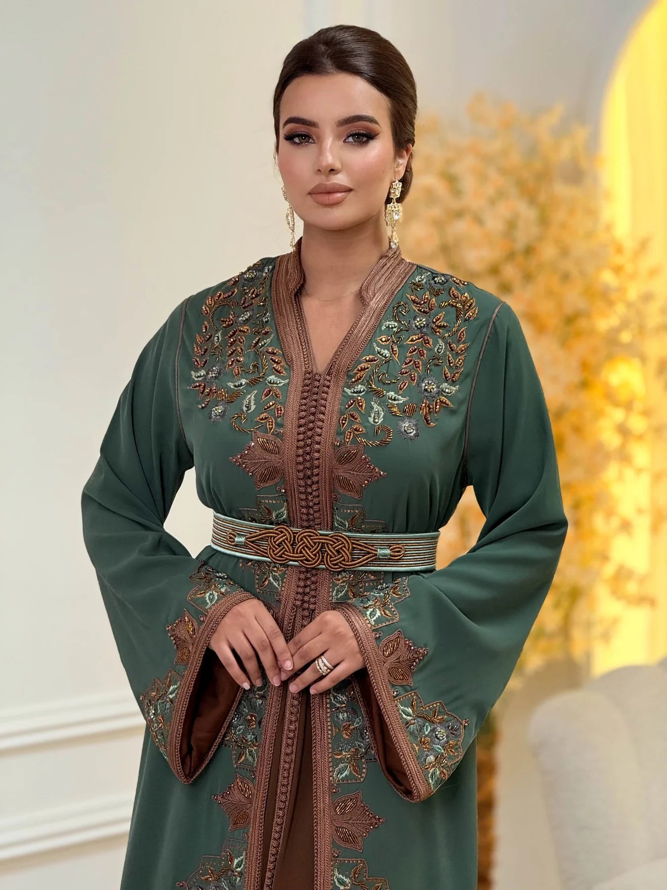 Takchita Keltoum Verde – Abito da Cerimonia Marocchino in Due Pezzi – vista del prodotto 4