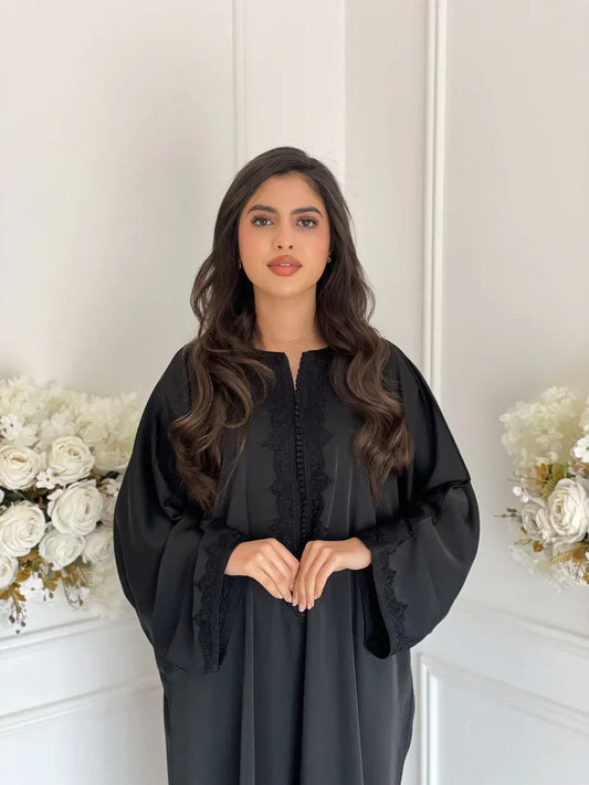 Dalila elegant Moroccan abaya for intimate gatherings