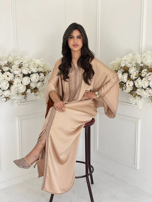 Abaya Nirmine – Elegante tunica marocchina da casa e ricevimenti – vista del prodotto 2
