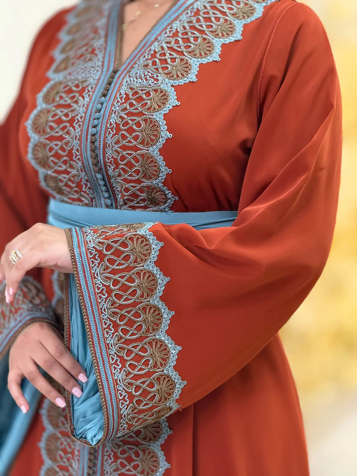 Caftano Rawia Rosso – Abito Marocchino Fatto a Mano – vista del prodotto 7